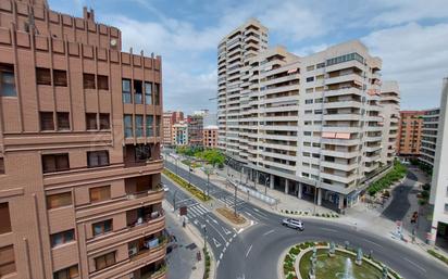 Vista exterior de Pis en venda en  Logroño amb Calefacció, Parquet i Terrassa