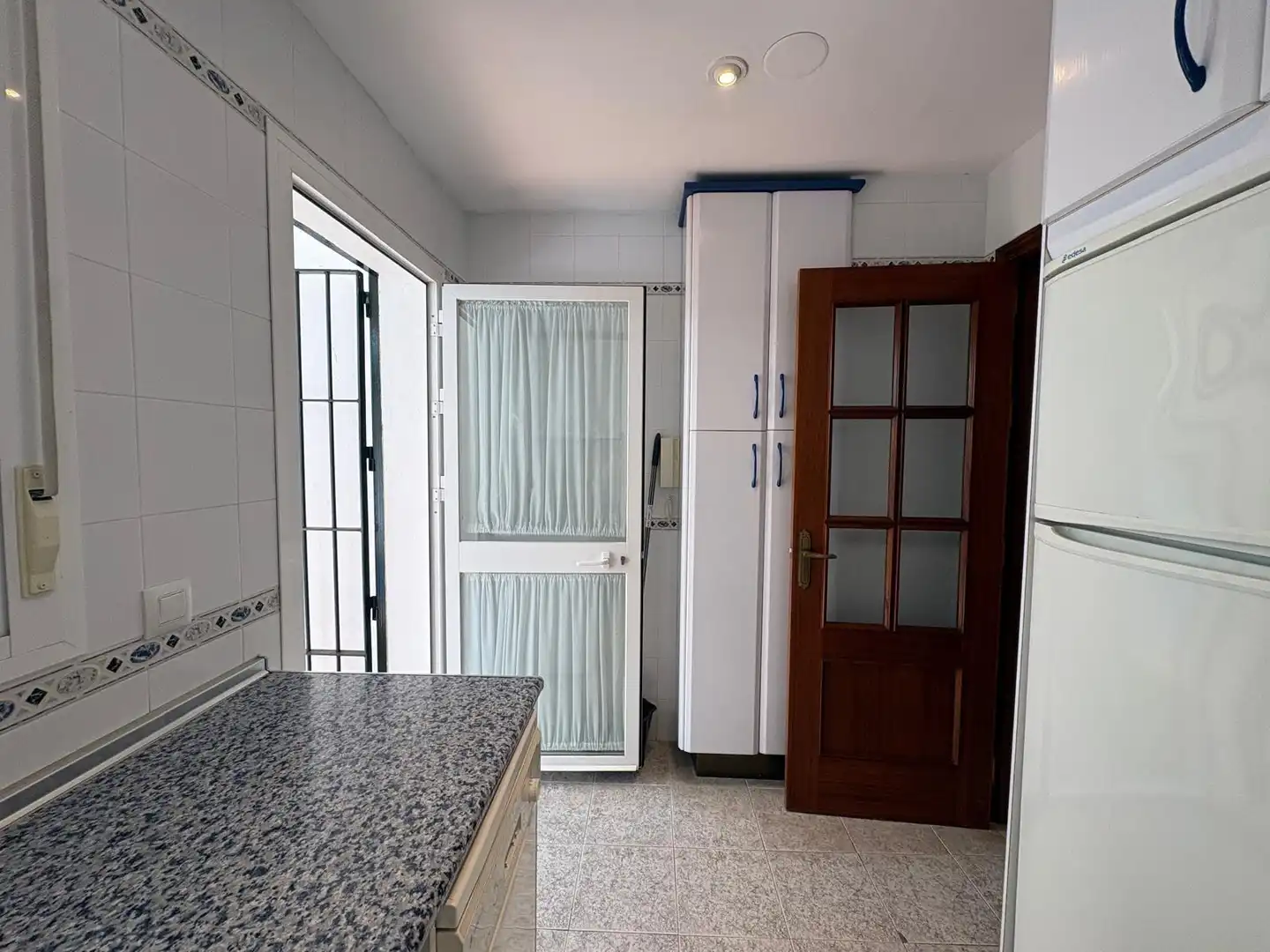 Kitchen of Apartments for rent in Chiclana de la Frontera  with Furnished and Community pool