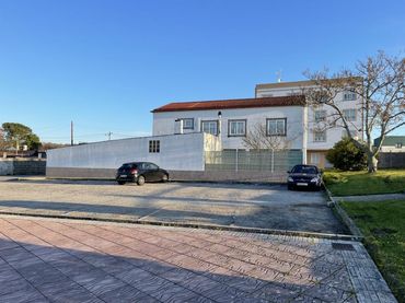 Casa amb balcó en venda a Boiro