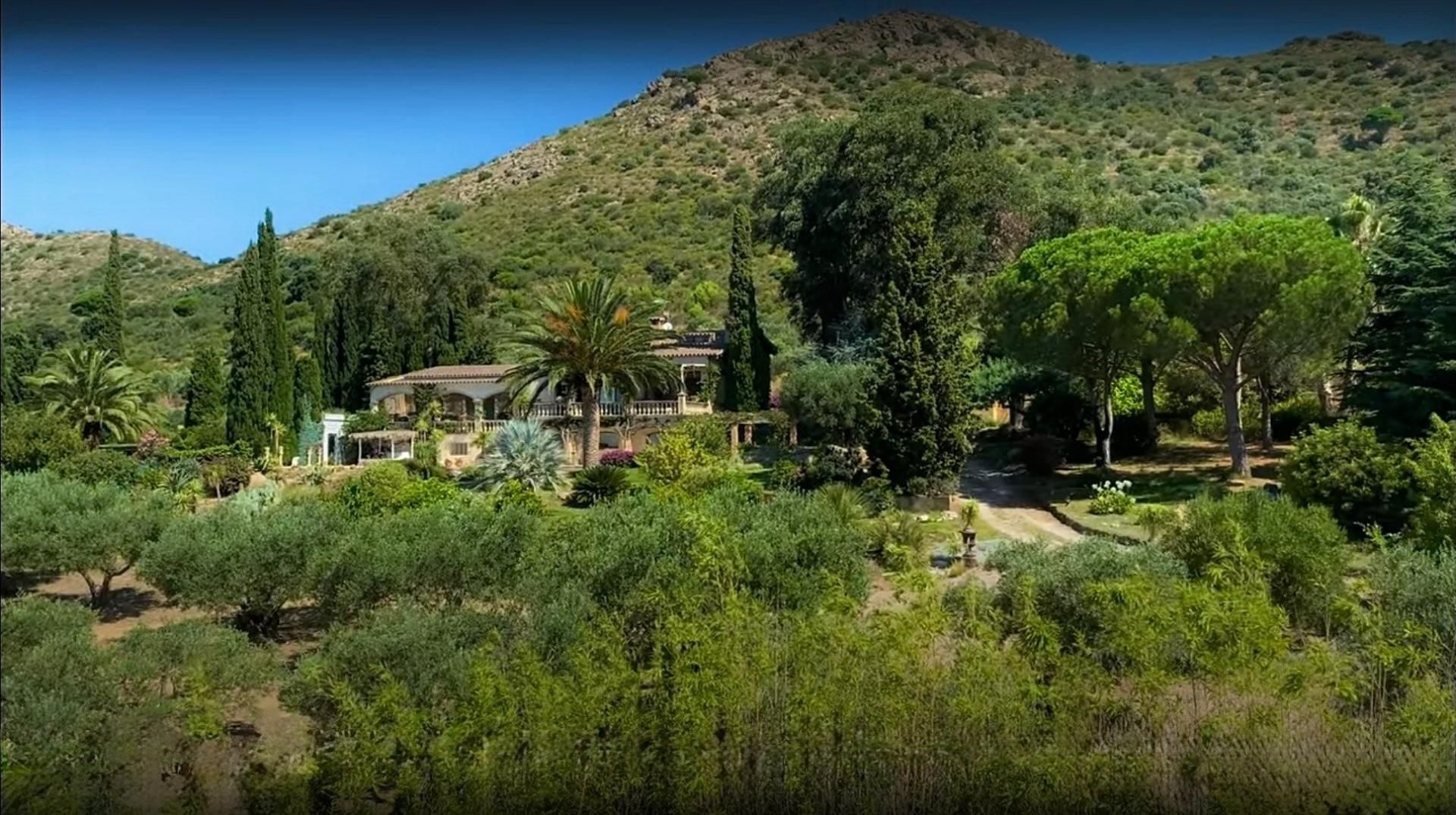 Vista exterior de Finca rústica en venda en Pau amb Aire condicionat, Terrassa i Piscina