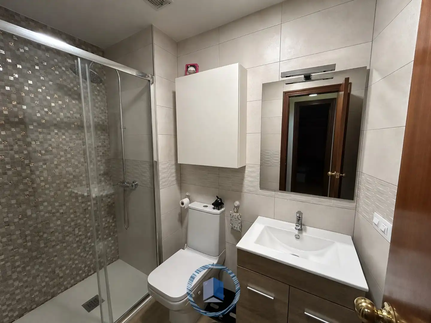 Baño de Piso en venta en Montequinto con Terraza y Piscina