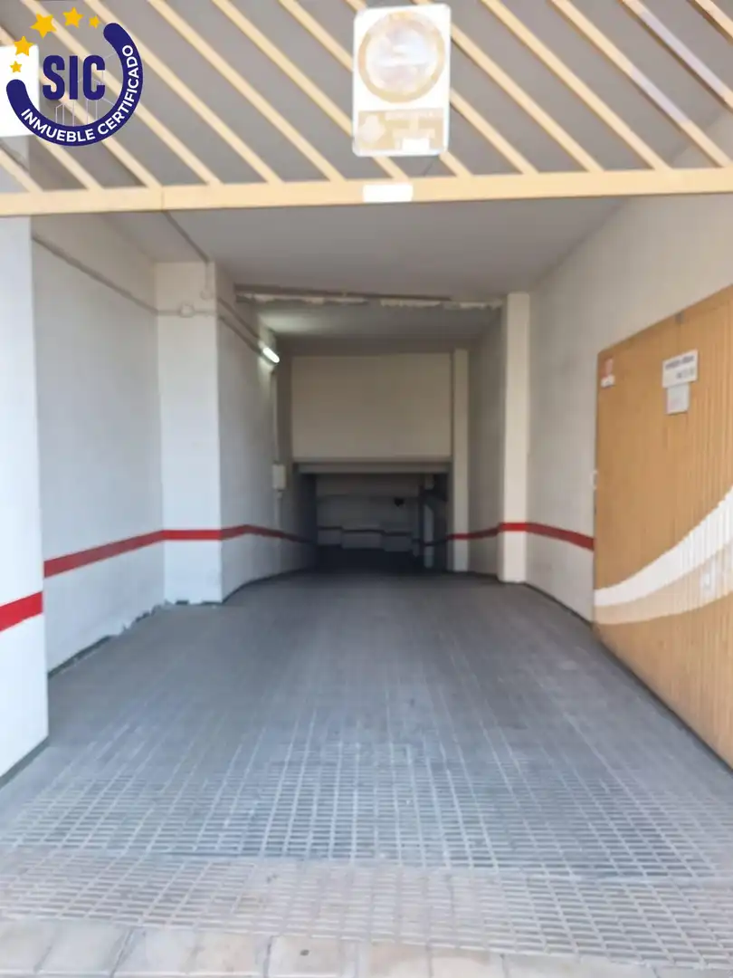 Individual for sale in Calle PLAZA DE LA CRUZ ROJA 2
