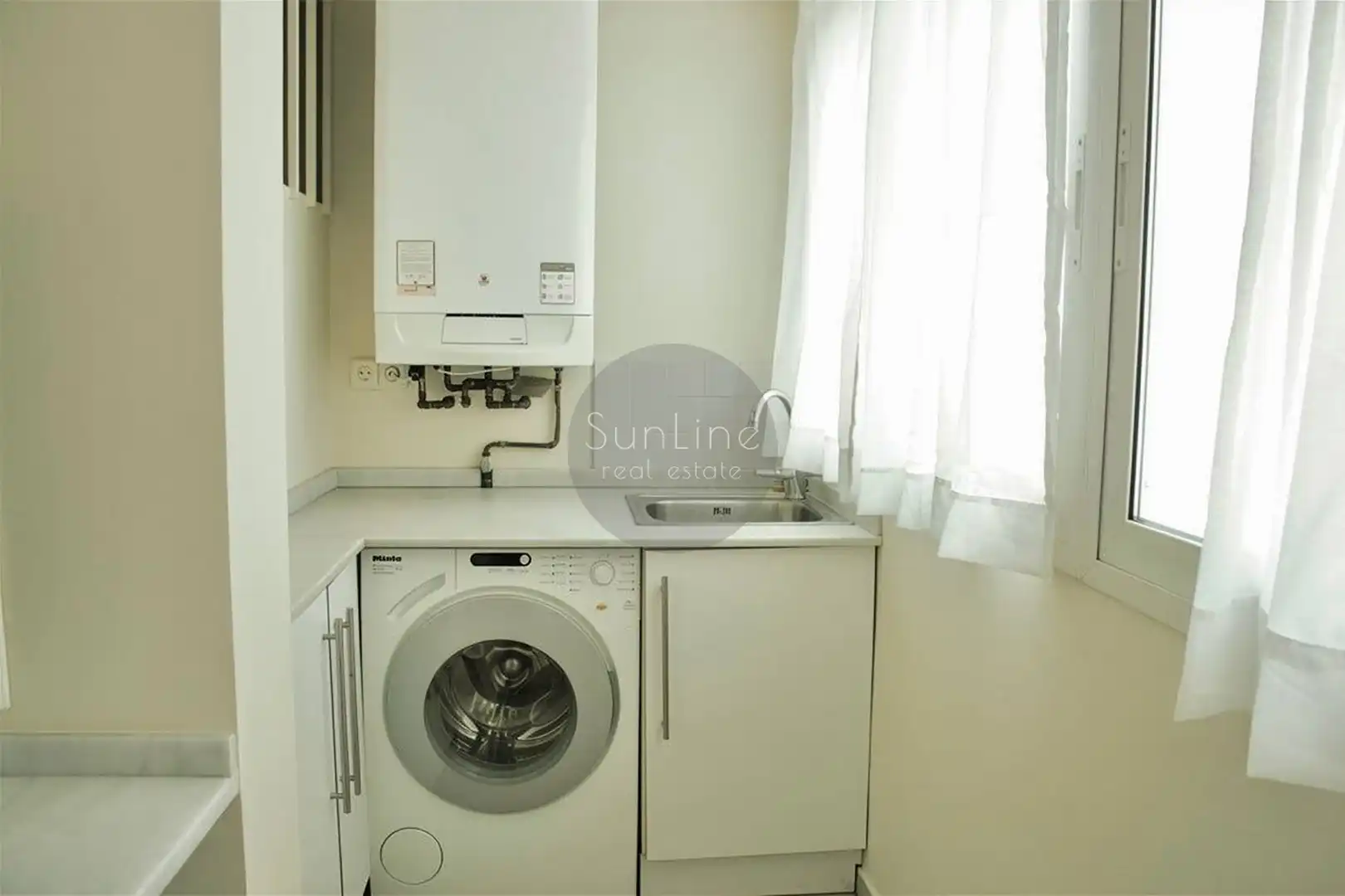 Kitchen of Flat for rent in Valencia  with Furnished and Balcony