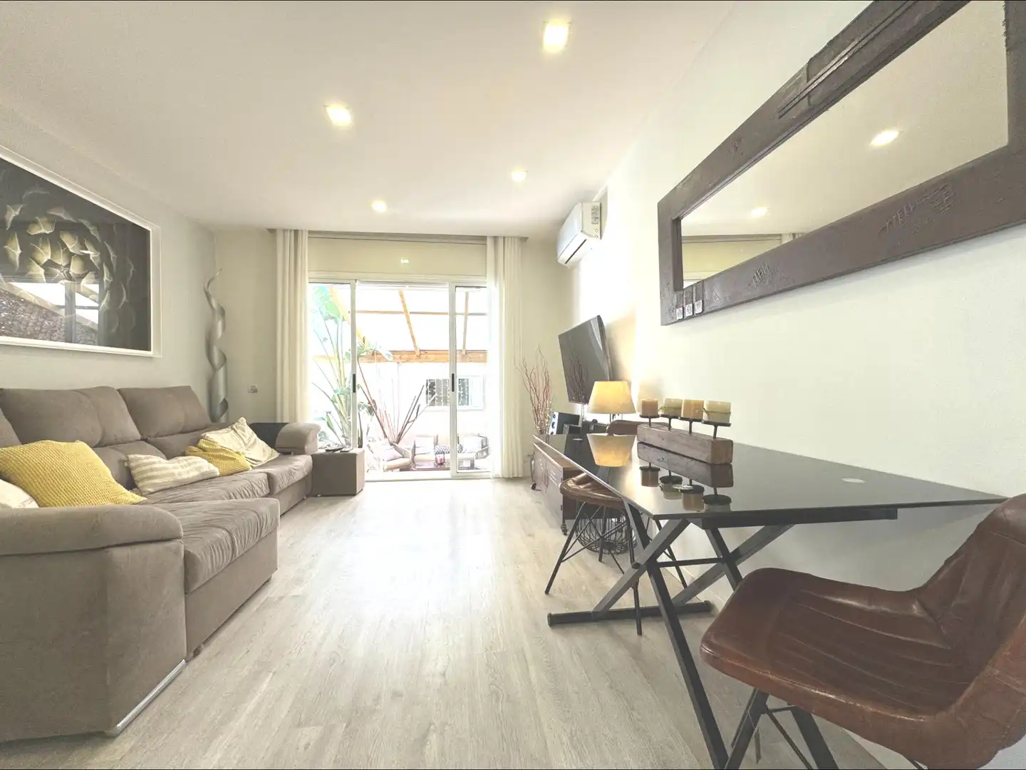 Living room of Flat for sale in Castelldefels  with Air Conditioner and Terrace