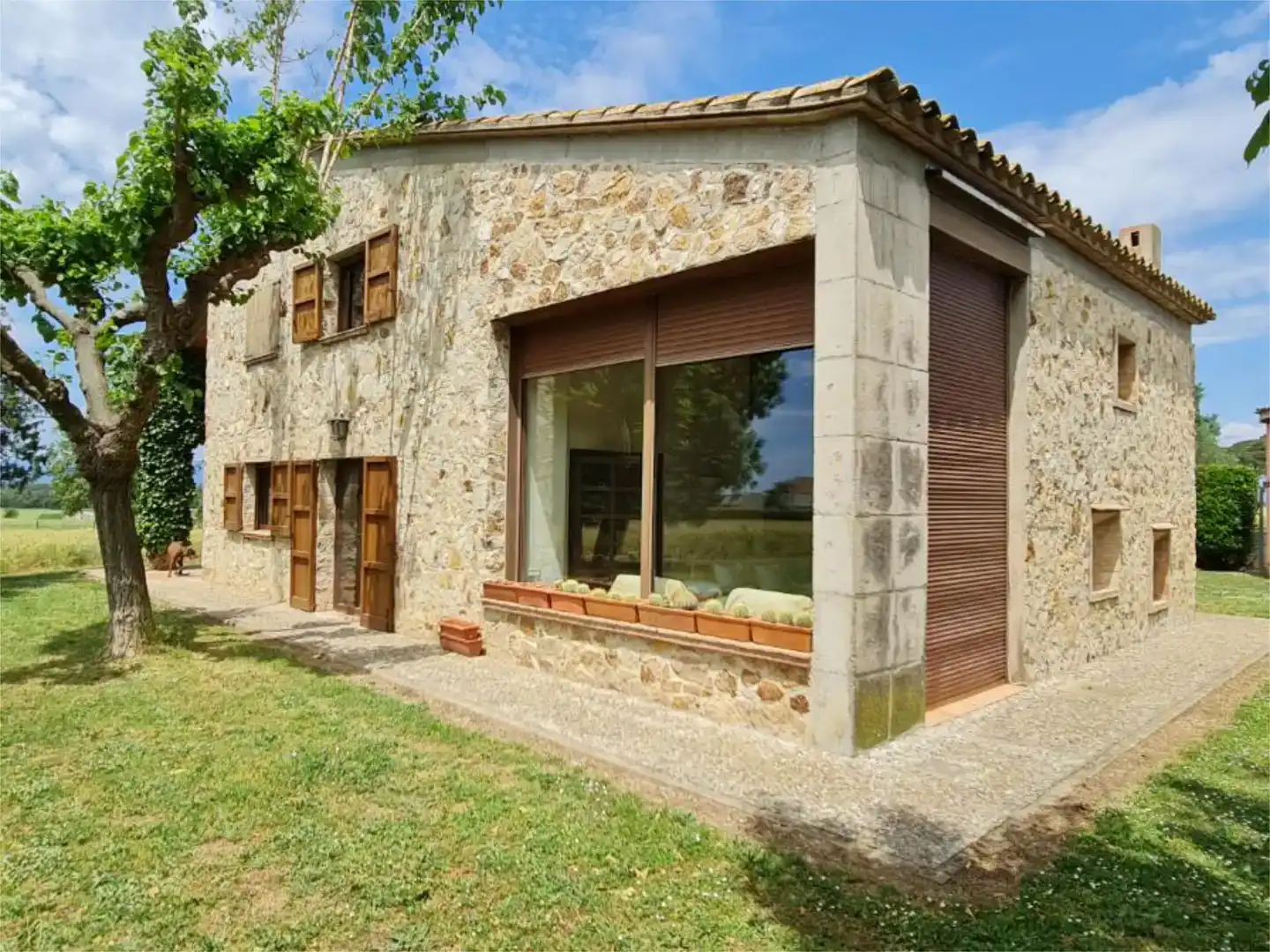 Vista exterior de Finca rústica en venda en Cassà de la Selva amb Balcó