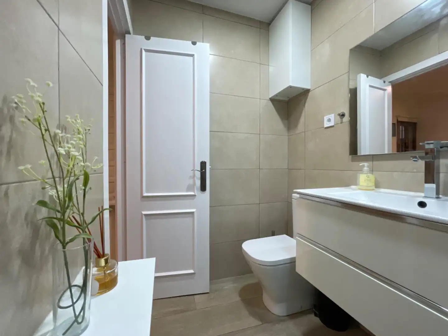 Baño de Estudio en venta en Madrid con Calefacción y Amueblado