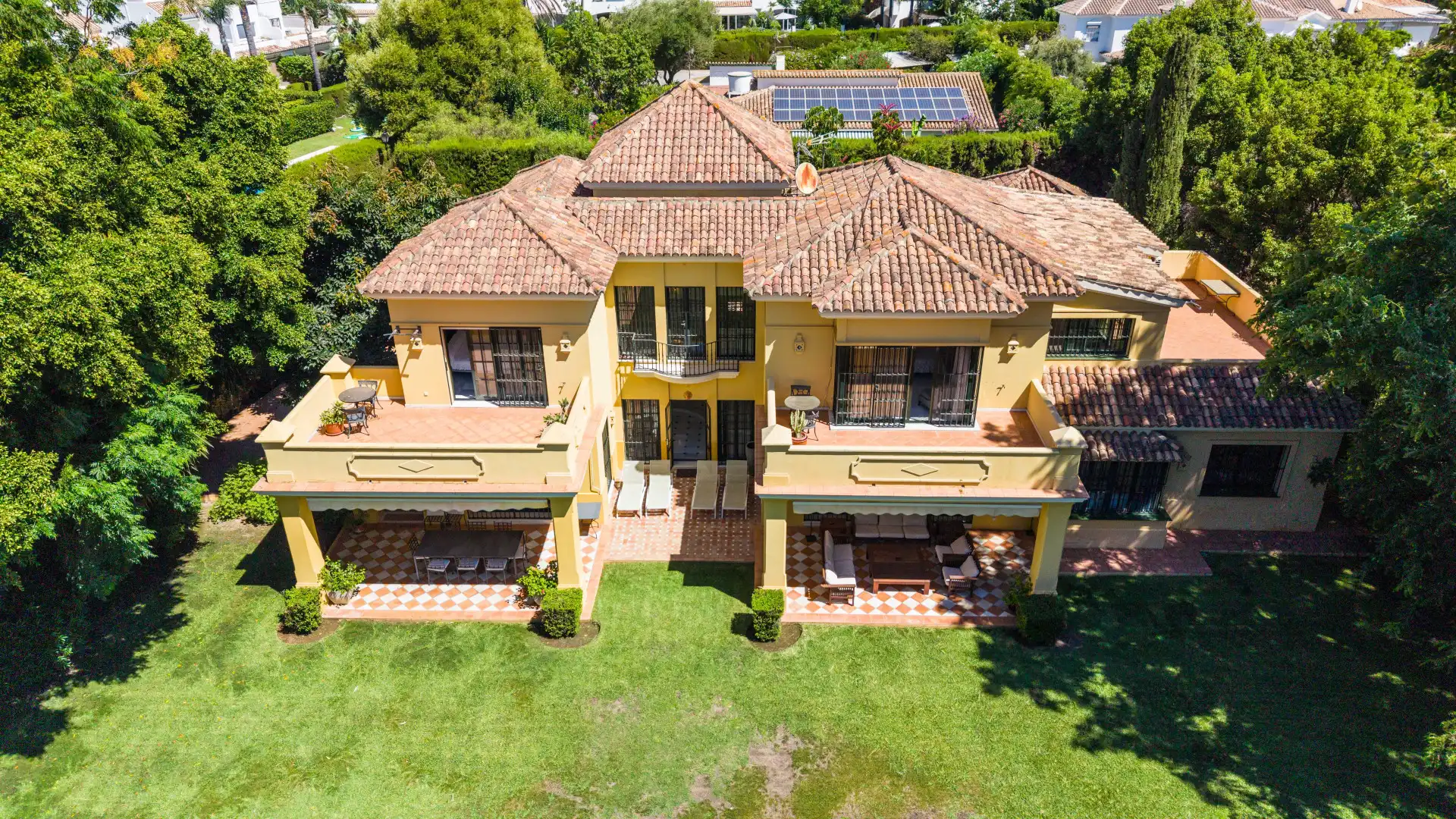Jardí de Casa o xalet en venda en Marbella amb Aire condicionat, Jardí privat i Terrassa