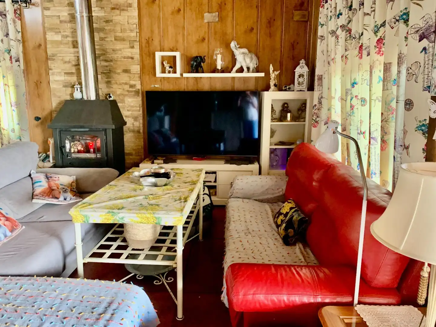 Sala de estar de Casa o chalet en venta en Lora del Río con Aire acondicionado, Calefacción y Jardín privado