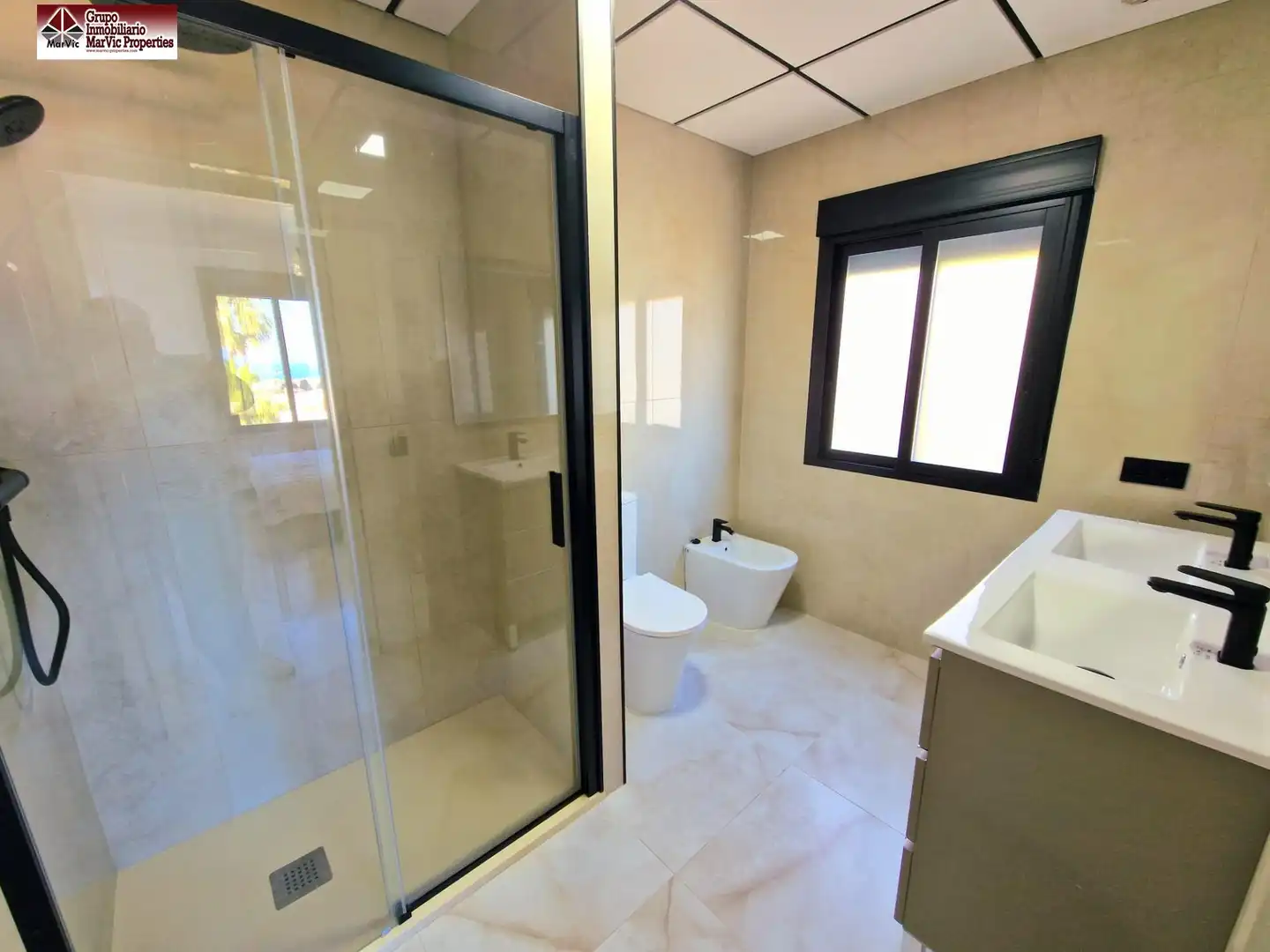 Baño de Casa o chalet en venta en La Nucia con Aire acondicionado, Calefacción y Jardín privado