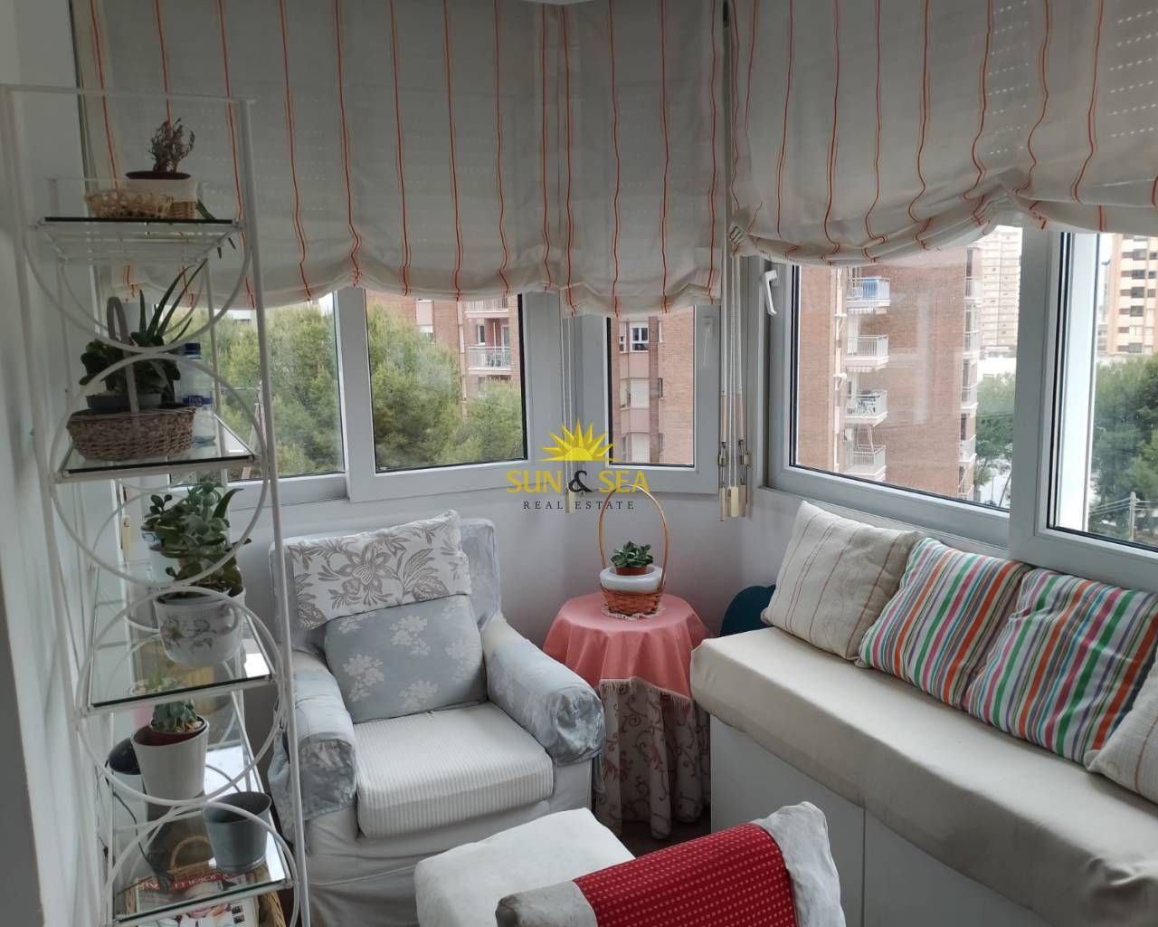 Terraza de Apartamento de alquiler en El Campello con Calefacción, Amueblado y Lavadora