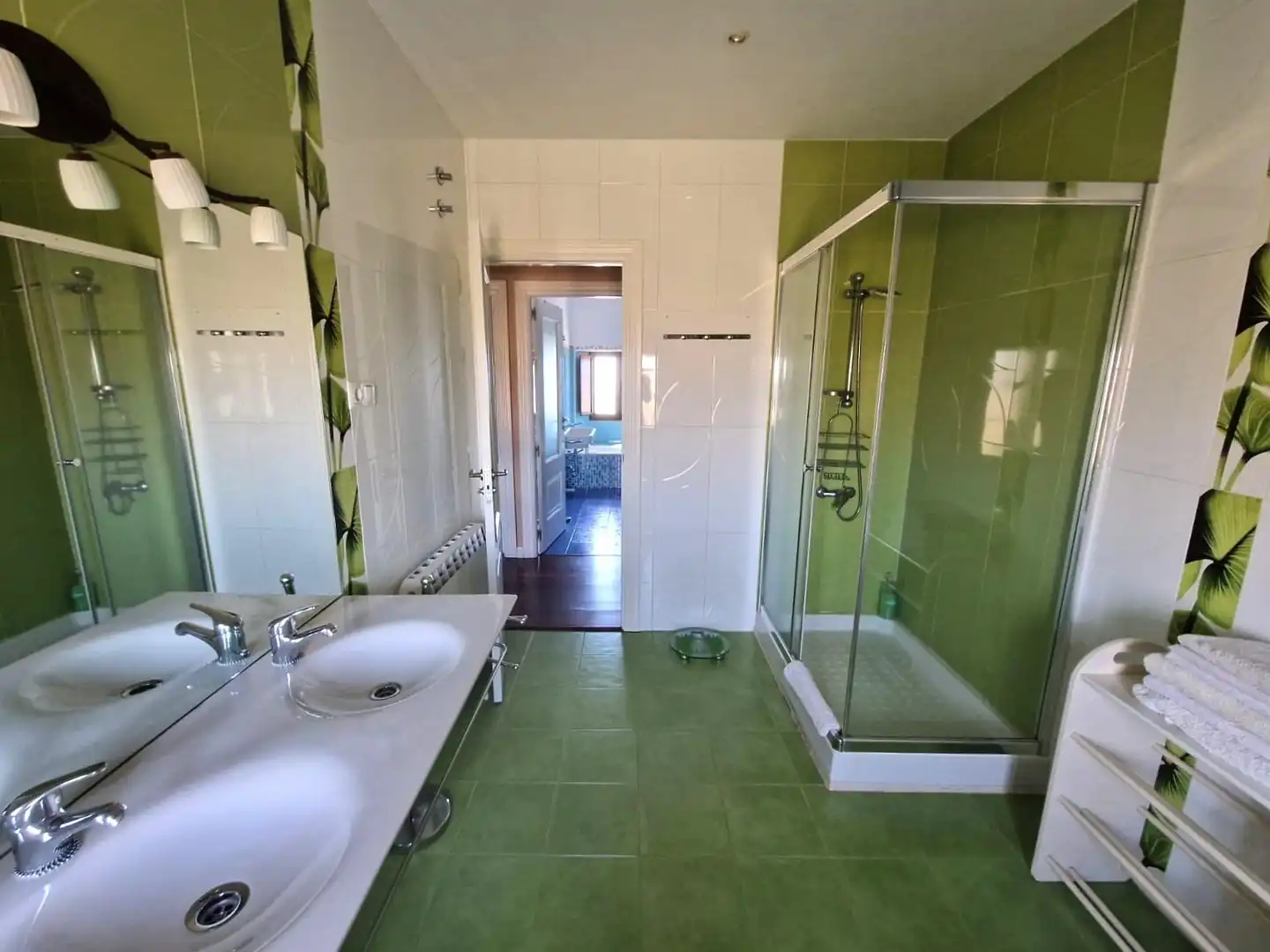 Bathroom of Houses for sale in Oliva de Plasencia  with Air Conditioner, Heating and Private garden