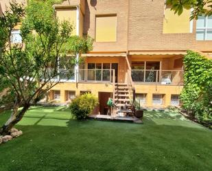 Jardí de Casa adosada de lloguer en  Zaragoza Capital amb Aire condicionat i Terrassa