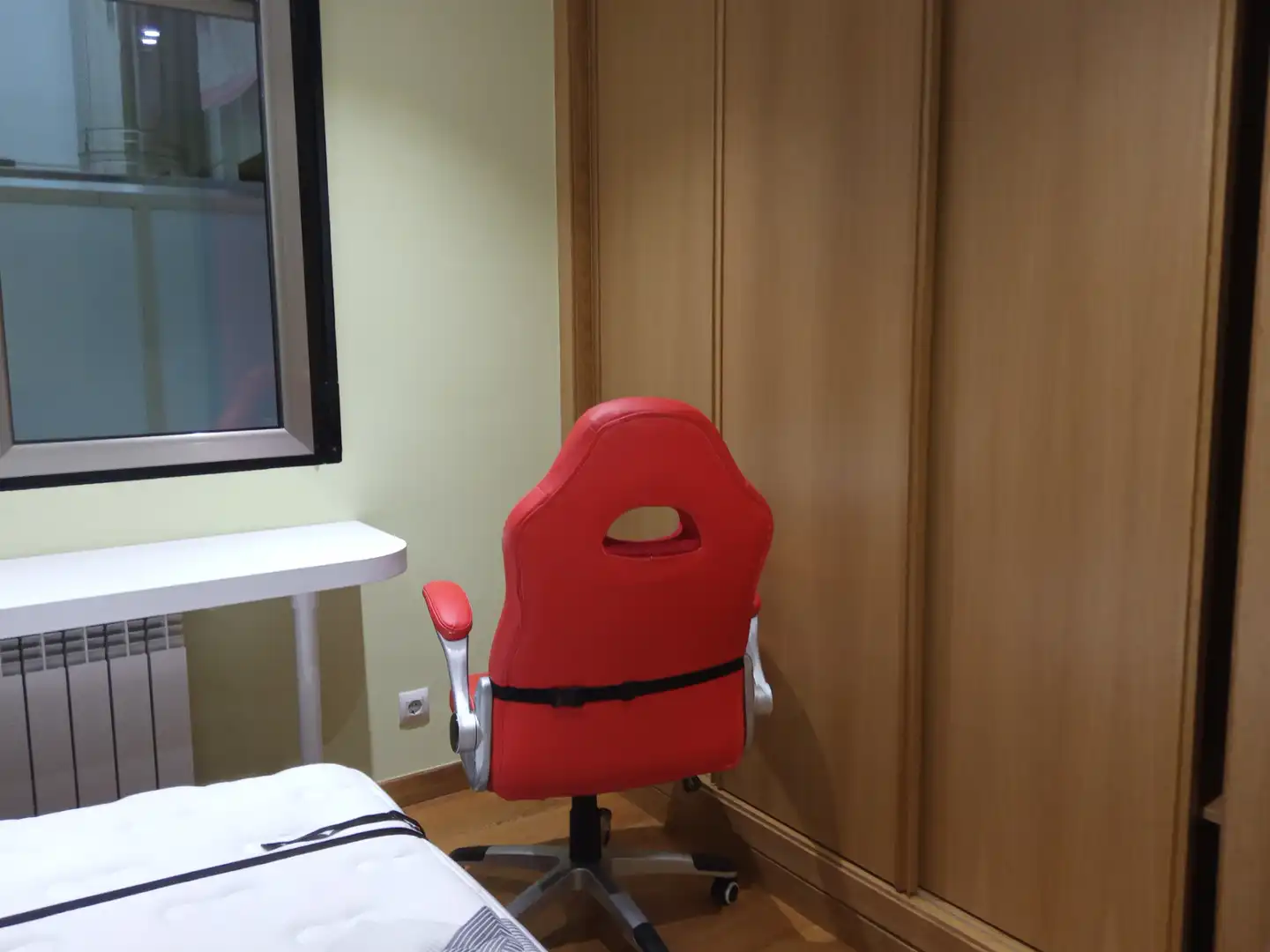 Dormitori de Pis de lloguer en Ourense Capital  amb Calefacció, Terrassa i Traster