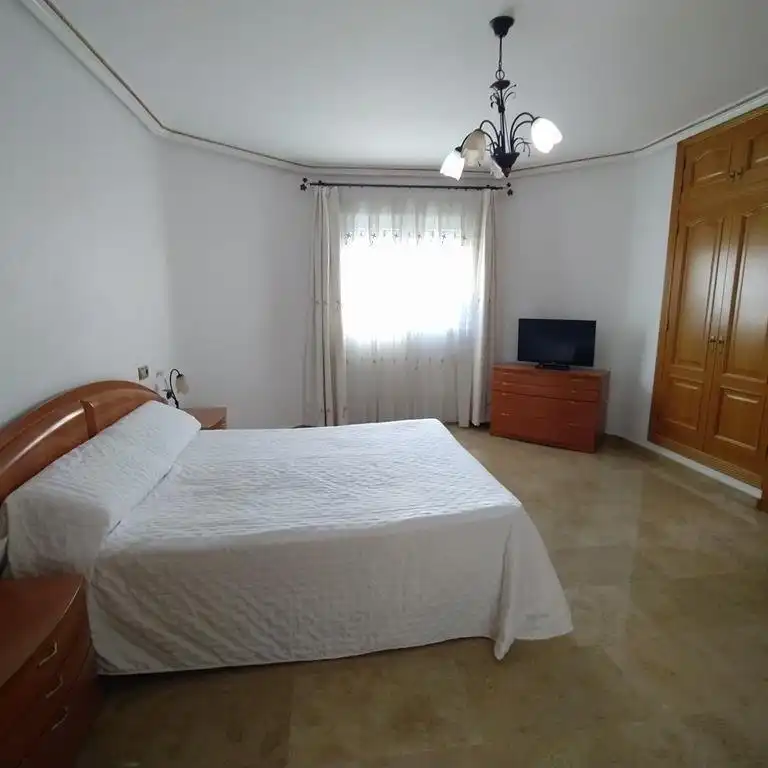 Dormitori de Casa o xalet en venda en Orihuela amb Aire condicionat, Jardí privat i Terrassa