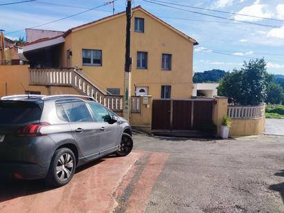 Aparcament de Casa o xalet en venda en Bergondo amb Calefacció i Terrassa