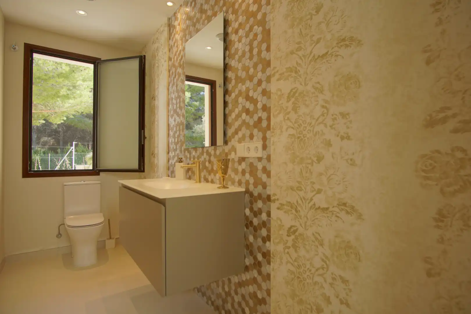 Badezimmer von Haus oder Chalet zur Miete in Dénia mit Klimaanlage, Heizung und Privatgarten