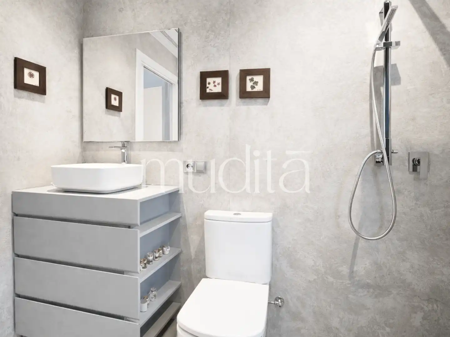 Badezimmer von Haus oder Chalet zum Verkauf in Palau-solità i Plegamans mit Heizung, Privatgarten und Terrasse