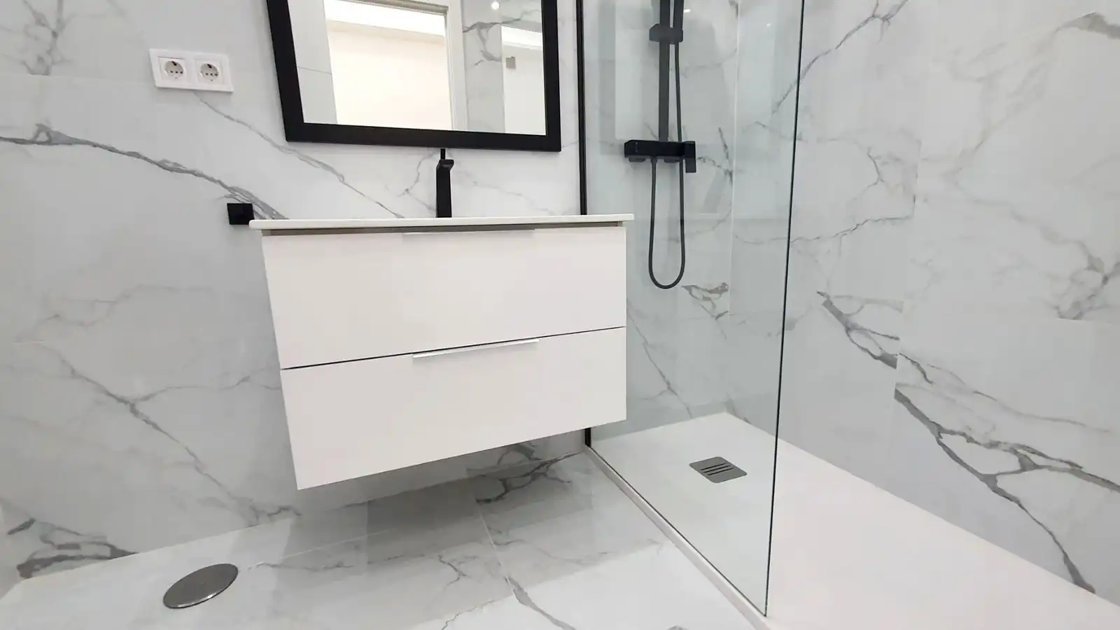 Baño de Piso en venta en Fuengirola con Aire acondicionado, Parquet y Terraza