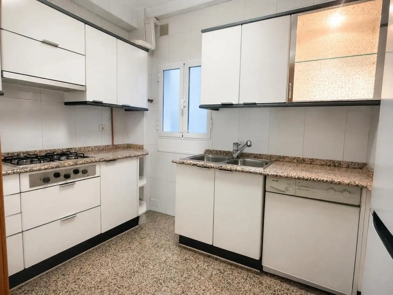 Cocina de Piso en venta en Madrid con Calefacción, Parquet y Terraza