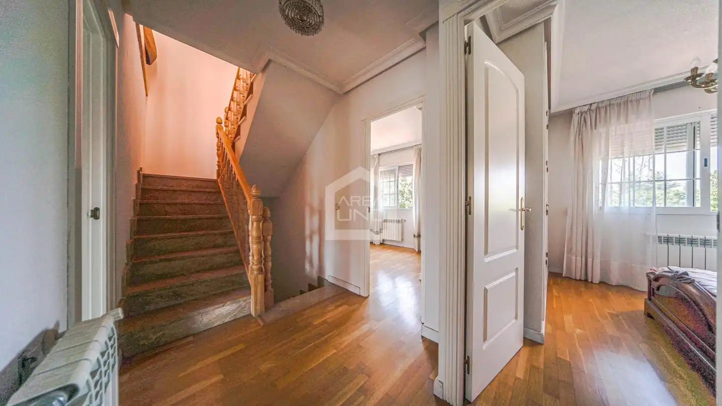 Casa adosada en venta en Villaviciosa de Odón con Calefacción, Jardín privado y Parquet