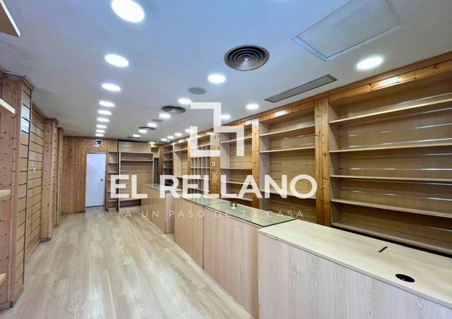 Local comercial en Alquiler en Carrer de Sant Iscle en El Turó de la Peira