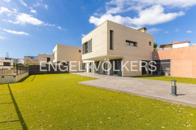 Casa adosada en Venta en Vallveric