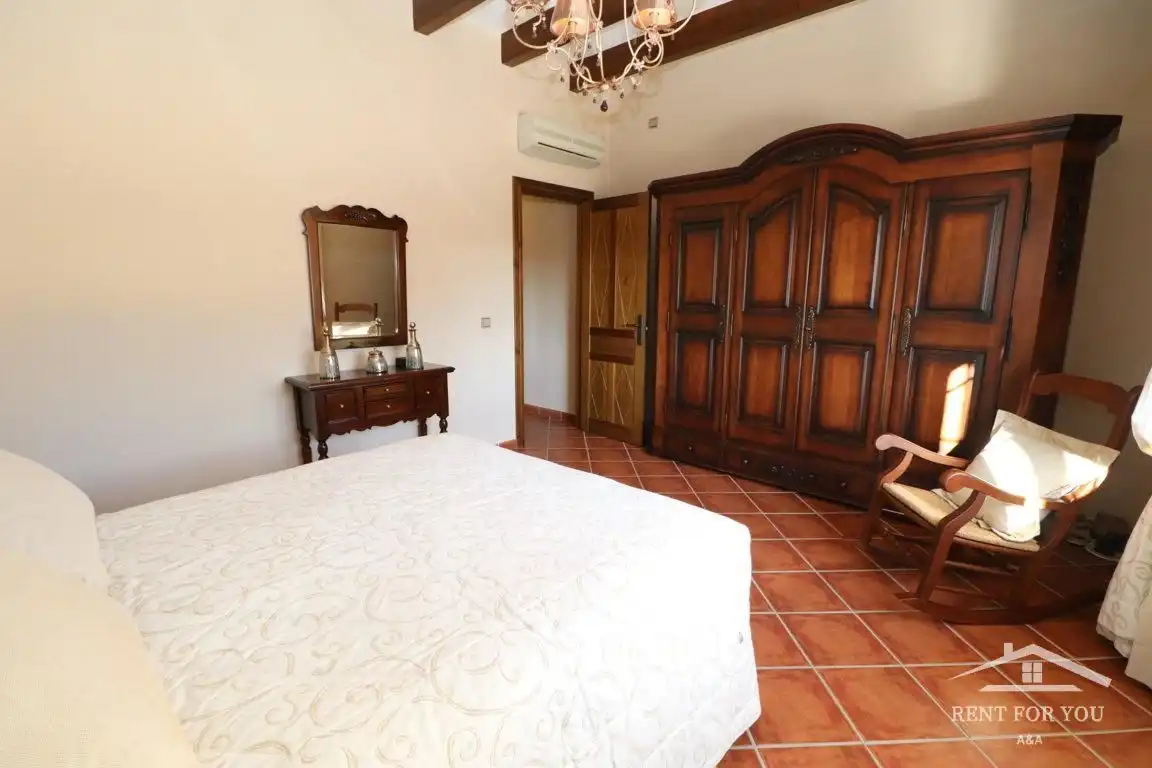 Dormitori de Casa o xalet de lloguer en Alhaurín El Grande amb Aire condicionat, Jardí privat i Terrassa