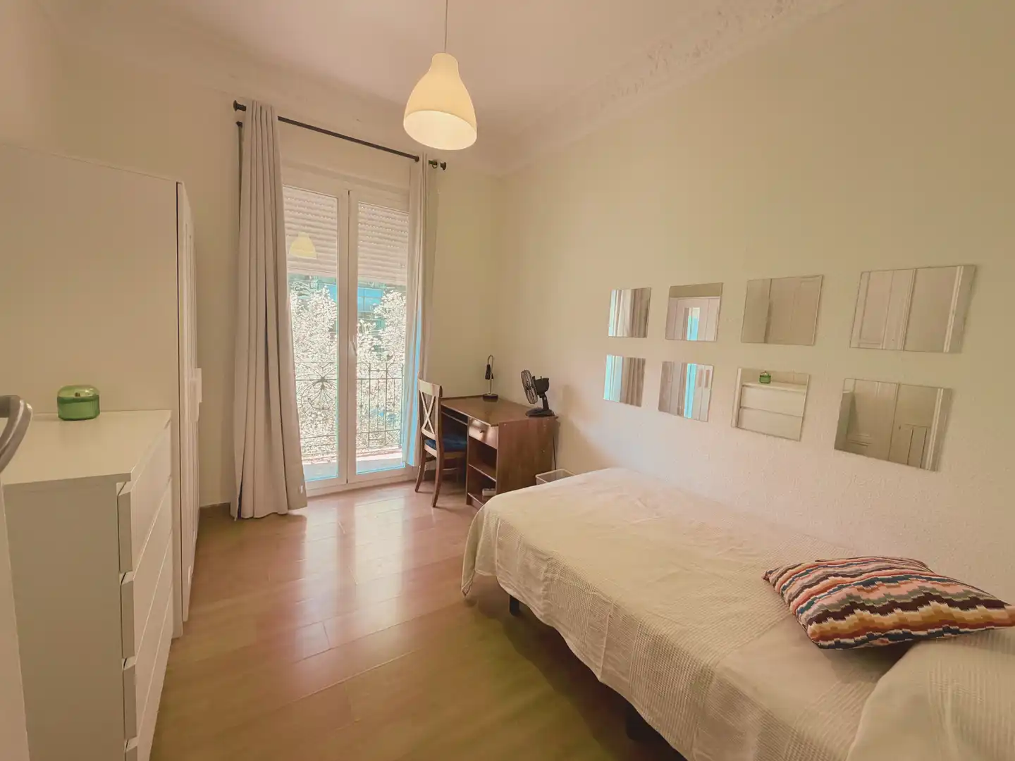Schlafzimmer von Wohnung zur Miete in Madrid mit Heizung, Abstellraum und Möbliert