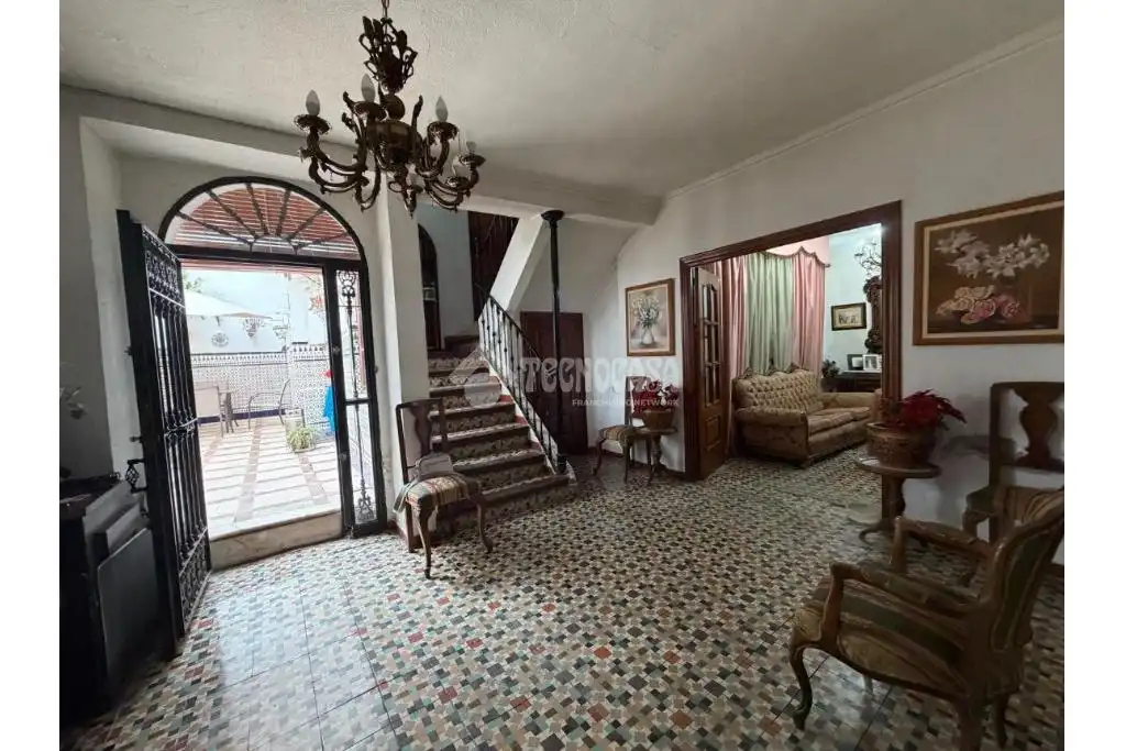 Einfamilien-Reihenhaus zum Verkauf in Torredonjimeno mit Klimaanlage und Balkon
