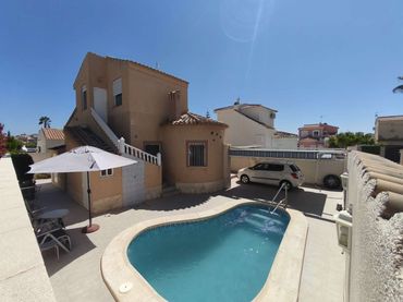 Villa con piscina in vendita a Orihuela ciudad