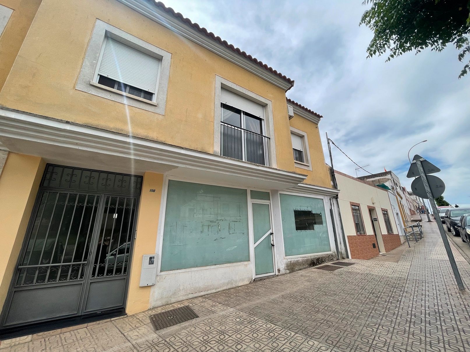 Vista exterior de Local en venta en Badajoz Capital