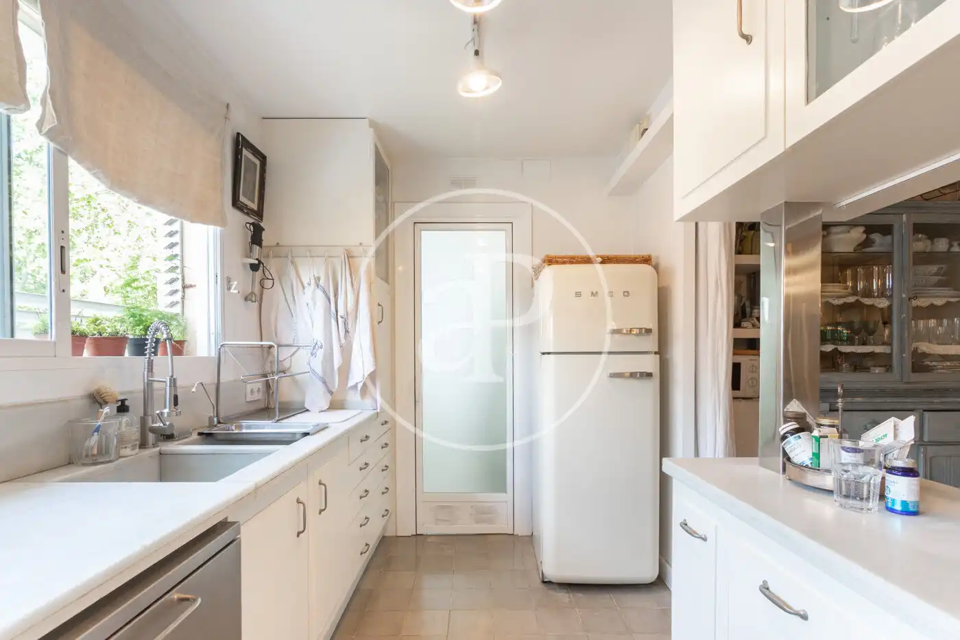 Cocina de Piso de alquiler en Barcelona con Aire acondicionado, Calefacción y Jardín privado