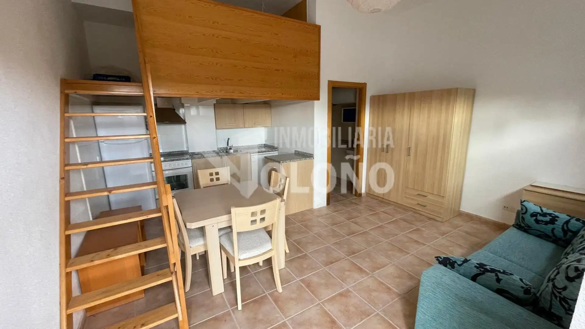 Living room of Premises for sale in Castañares de Rioja  with Furnished
