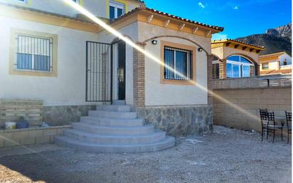 Vista exterior de Casa o xalet en venda en Polop amb Aire condicionat i Terrassa