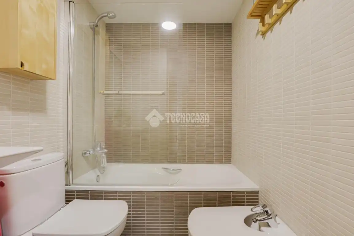 Bathroom of Flat for sale in Ripollet  with Air Conditioner, Terrace and Balcony