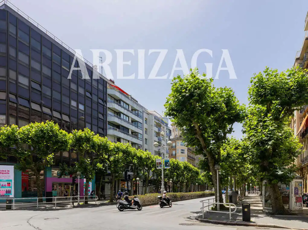 Vista exterior de Piso en venta en Donostia - San Sebastián  con Calefacción y Trastero