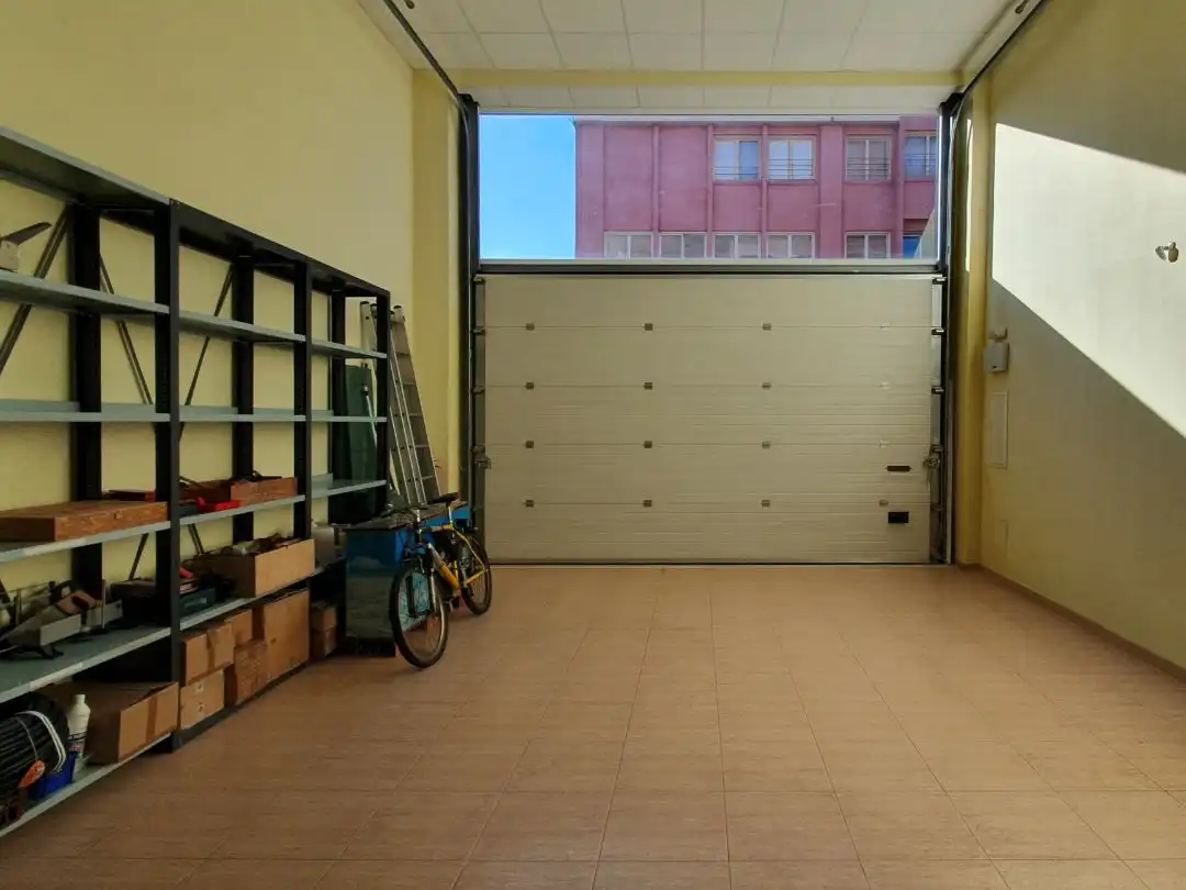 Parking de Local en venta en Santander con Parquet, Amueblado y Alarma