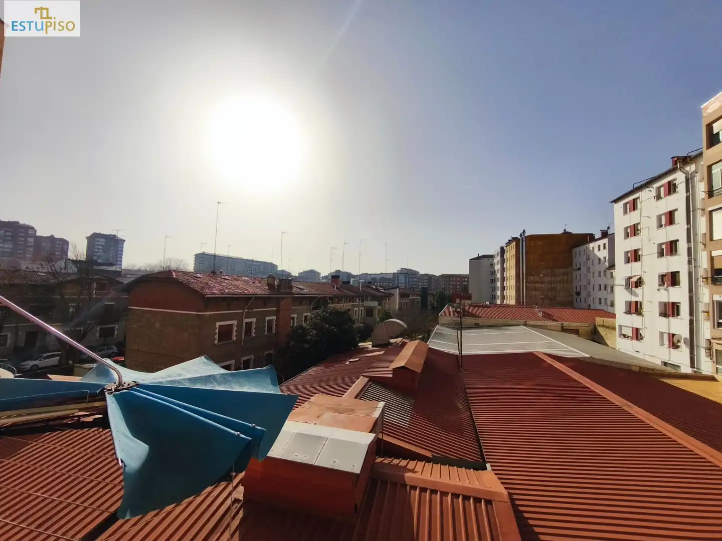 Vista exterior de Piso en venta en Vitoria - Gasteiz con Calefacción, Terraza y Trastero