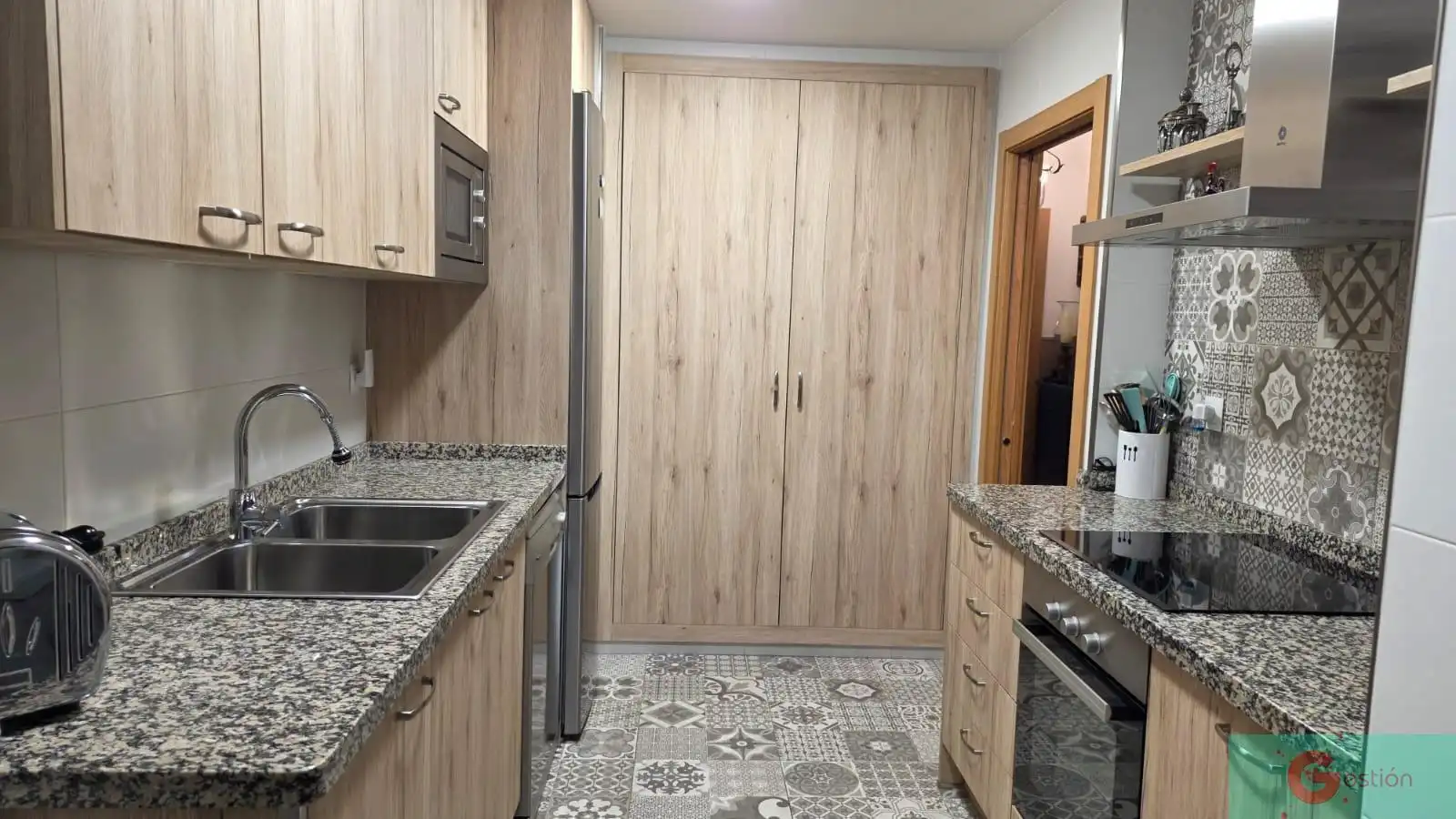 Apartamento con piscina en venta en Estepona Pueblo, imagen 17