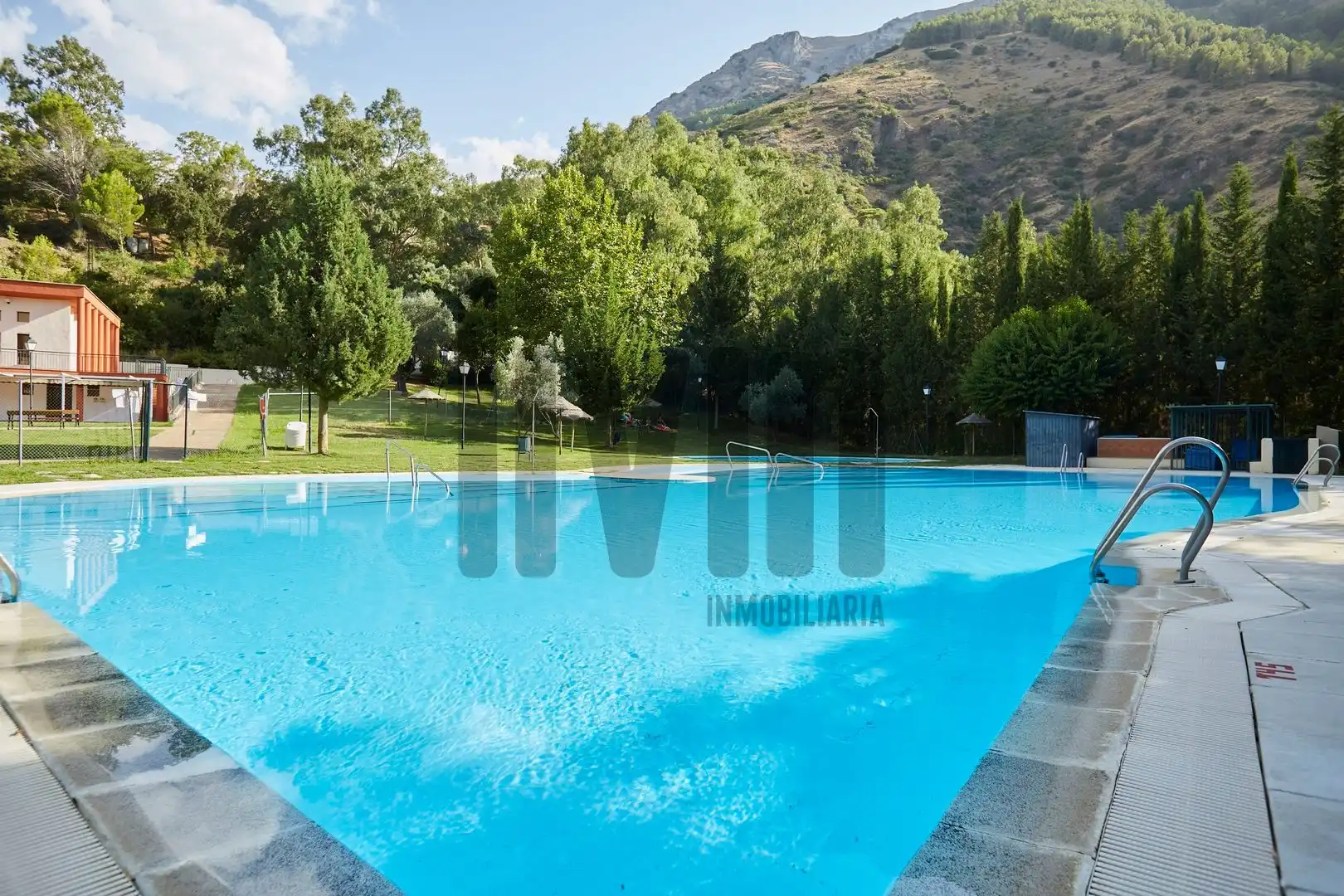 Swimming pool of Houses for sale in Jaén  with Air Conditioner, Heating and Terrace