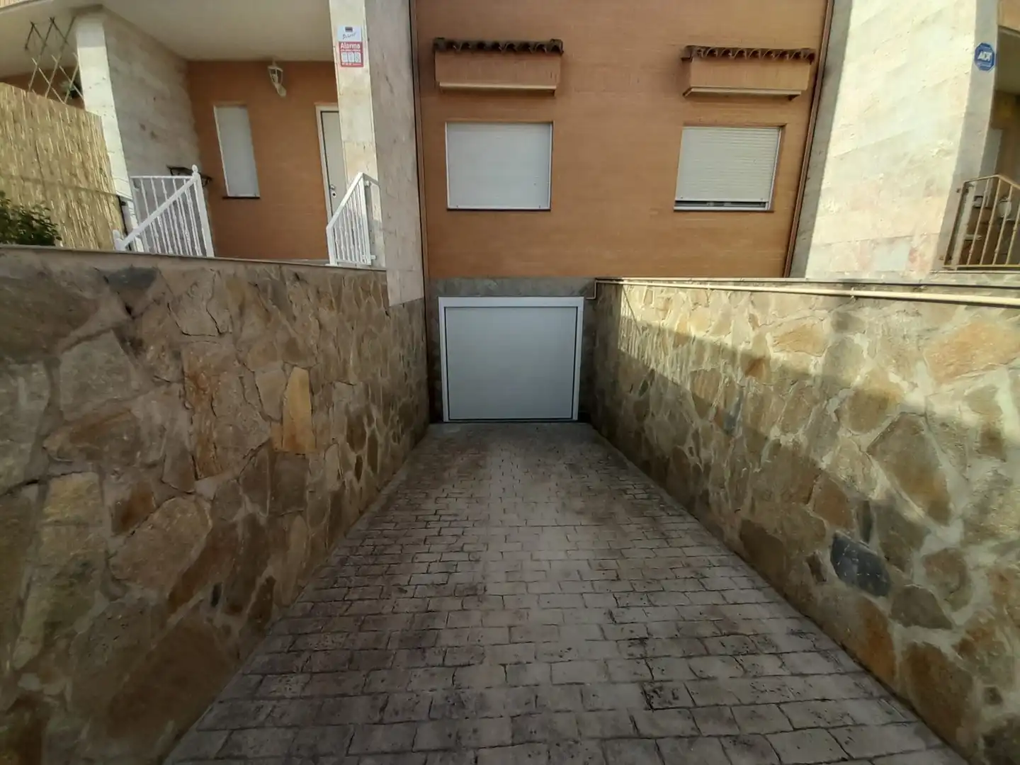 Aparcament de Casa o xalet en venda en Puertollano amb Calefacció, Terrassa i Traster