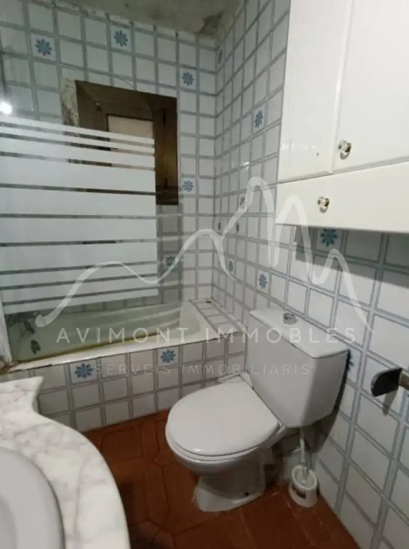 Badezimmer von Wohnung zum Verkauf in Mollet del Vallès mit Balkon