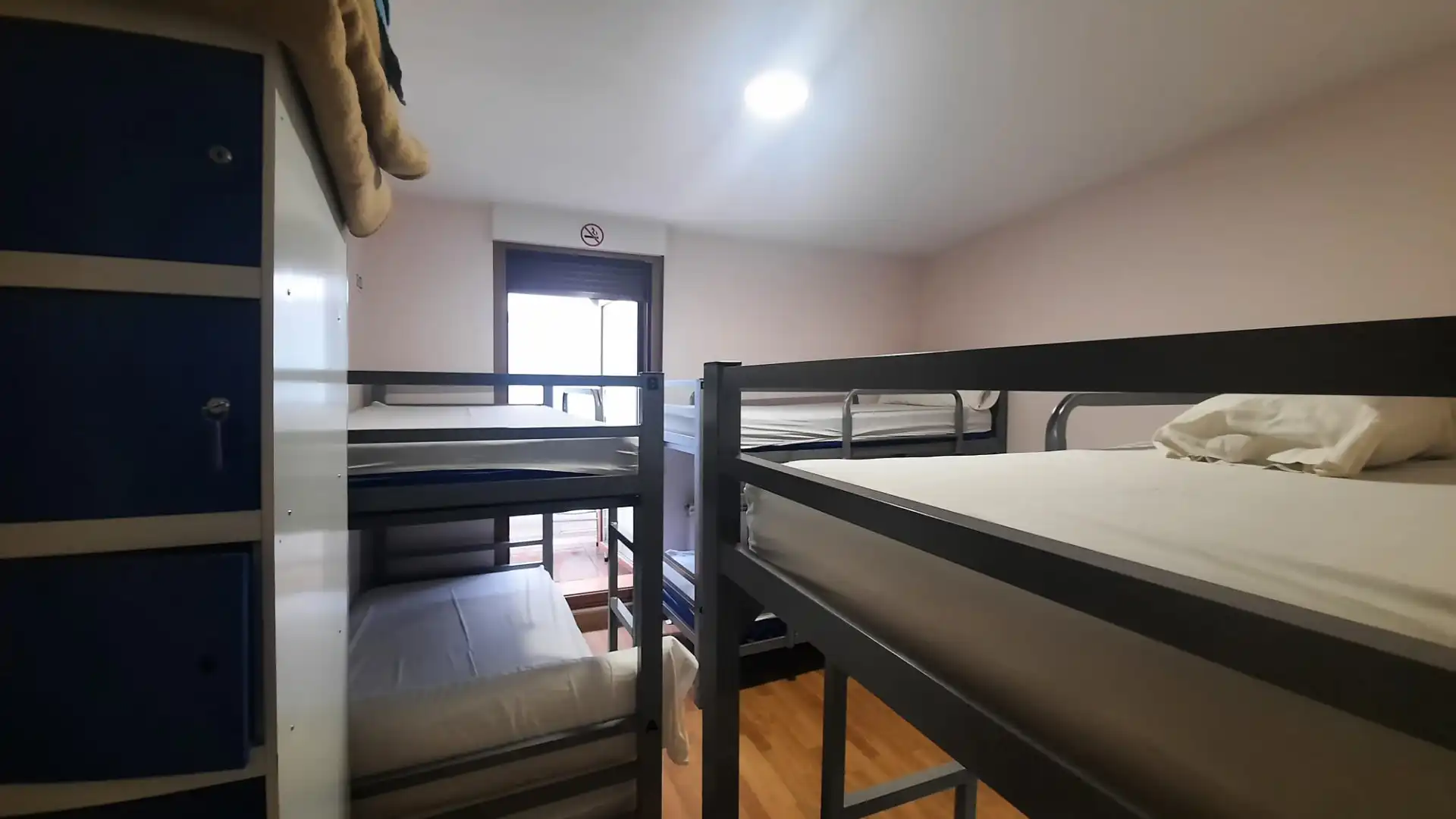 Schlafzimmer von Gebäude zum Verkauf in Cacabelos mit Alarm
