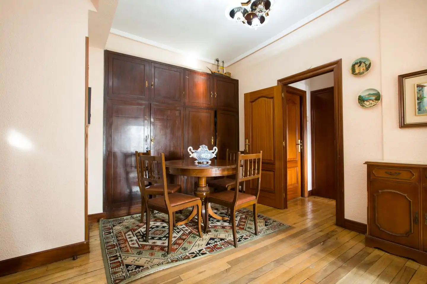 Comedor de Piso en venta en Barakaldo  con Terraza, Trastero y Amueblado