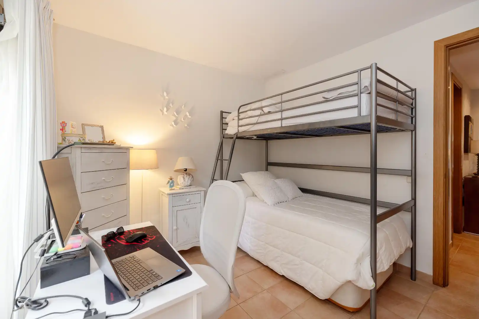 Schlafzimmer von Wohnung zum Verkauf in Marbella mit Klimaanlage, Heizung und Terrasse