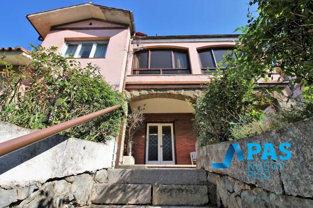Vista exterior de Casa o chalet en venta en Santander con Calefacción, Jardín privado y Balcón