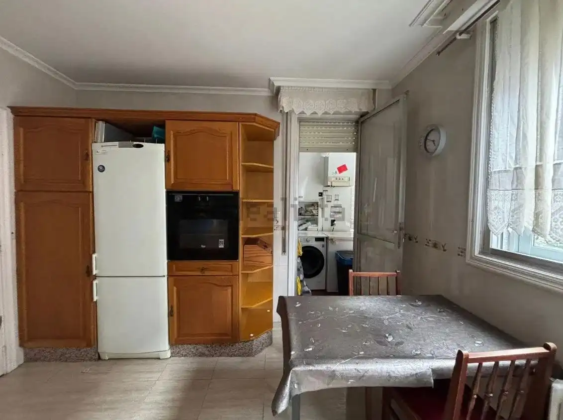 Küche von Wohnung zum Verkauf in Ourense Capital  mit Heizung, Privatgarten und Parkett