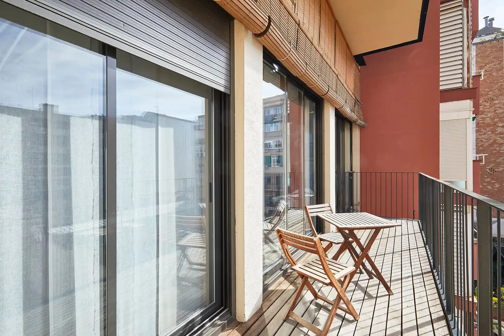 Terrasse von Wohnung zum Verkauf in Barcelona mit Klimaanlage, Parkett und Ofen