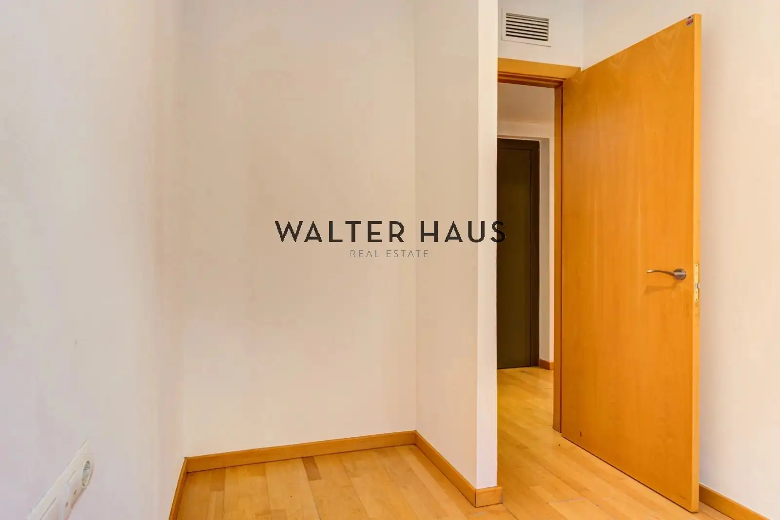 Houses for sale in Barcelona  with Air Conditioner, Heating and Terrace
