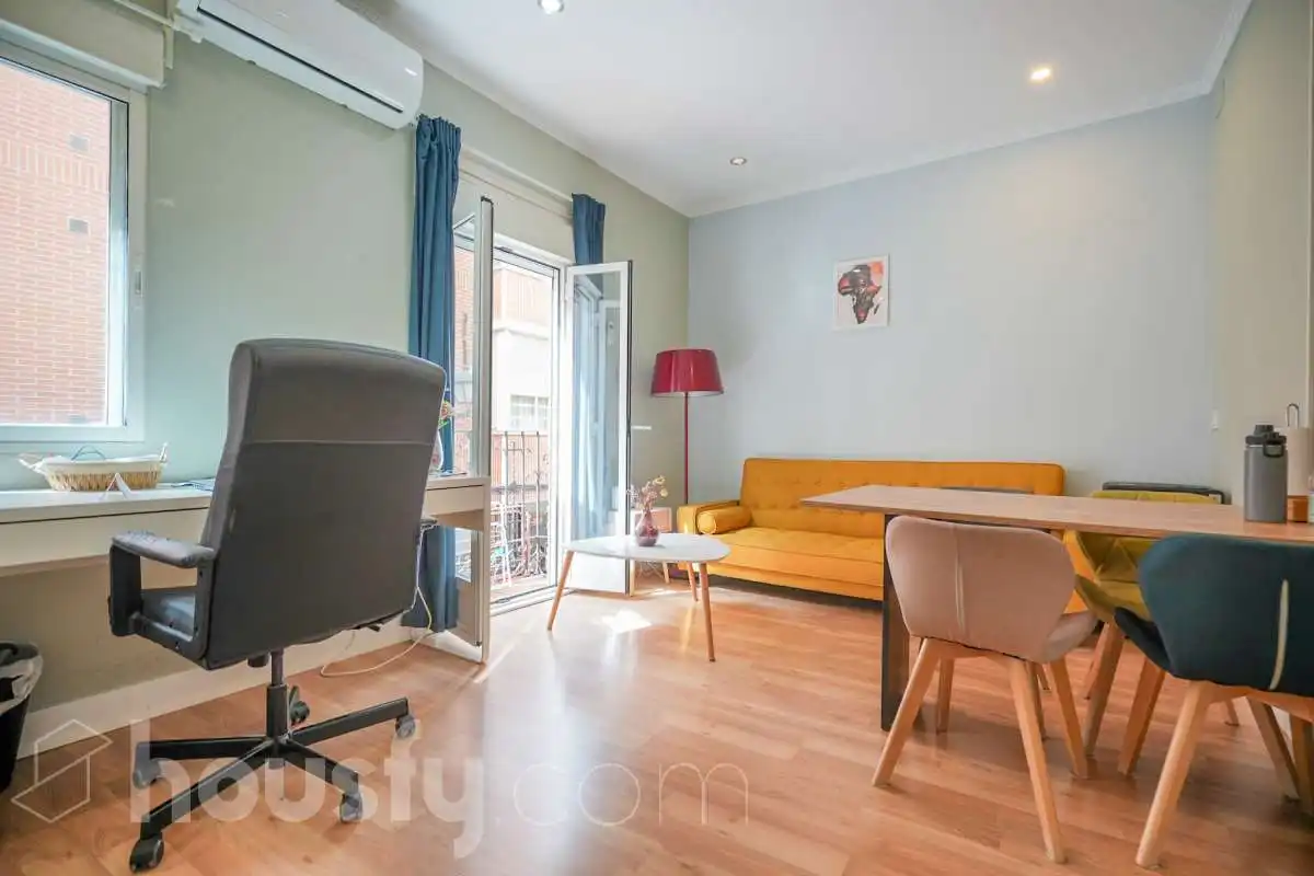 Sala de estar de Piso en venta en  Madrid Capital